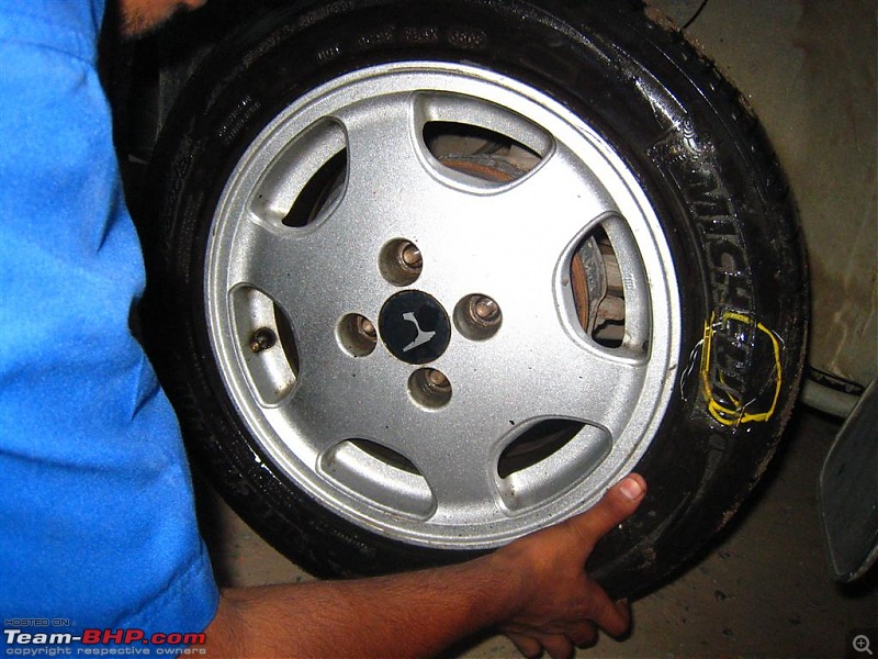 Pictorial Guide: How to change a flat tyre!-53380.jpg