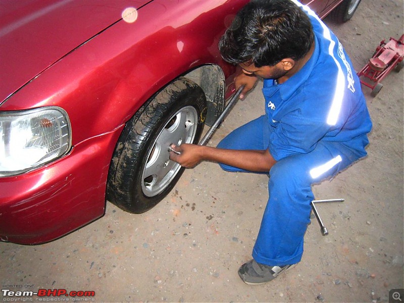Pictorial Guide: How to change a flat tyre!-53383.jpg
