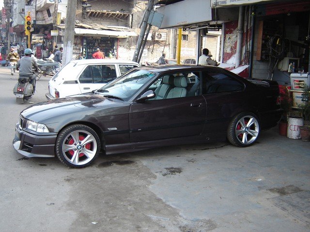 Here is a'93 E36 M3 Coupe in