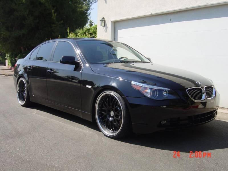 the only pic i could find of a black car with black rims