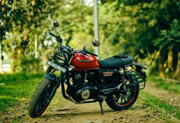 Royal Enfield competitor's product strategies: Are they doing enough? |  Team-BHP