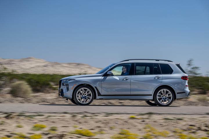 2023 BMW X7 facelift launched at Rs. 1.22 crore 