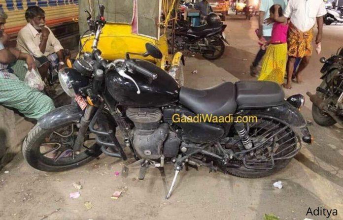 More images: Next-gen Royal Enfield Thunderbird spied 