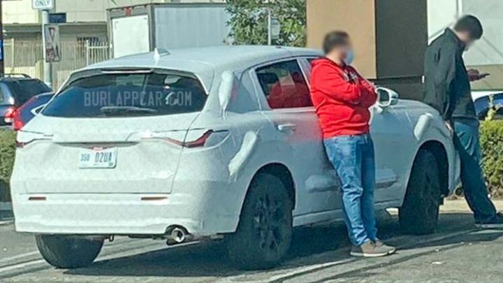 Honda Civic-based SUV spied testing 