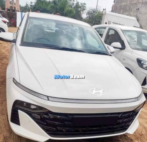 Hyundai Verna spotted at dealer yard; interior revealed 