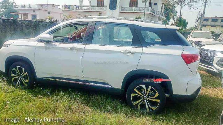 2023 MG Hector spied with new design alloy wheels 