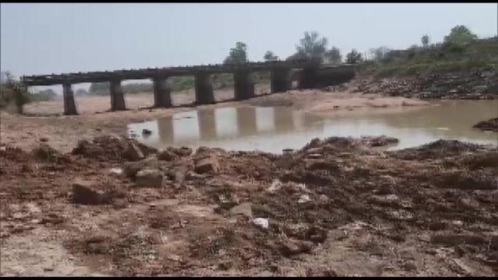 Thieves steal 60 feet long iron bridge in Bihar 