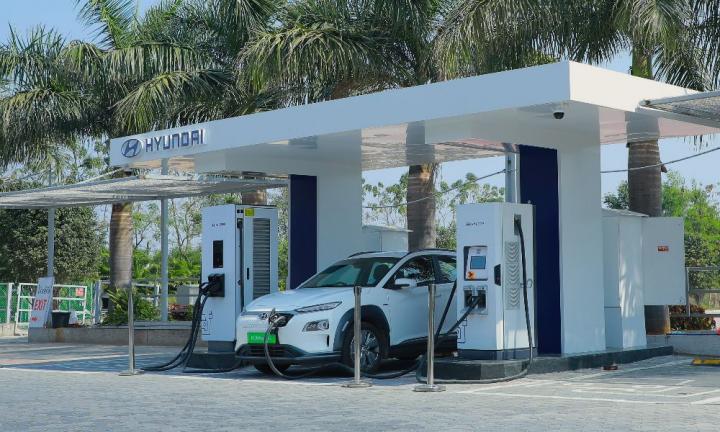 Hyundai installs DC fast chargers across key Indian highways 