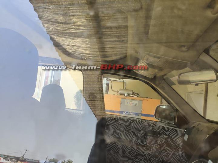 Scoop! Next-gen Mahindra Scorpio AT with sunroof spied 