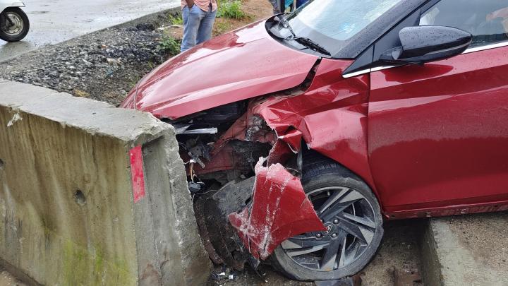 Hyundai i20 crash due to tyre burst: Disappointing BlueLink experience 