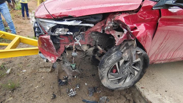 Hyundai i20 crash due to tyre burst: Disappointing BlueLink experience 