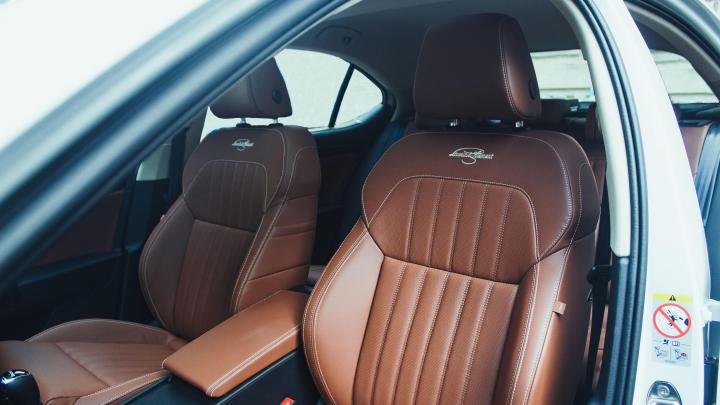 Replaced our 2012 Superb with 2022 model: Tasteful Cognac interior pics 