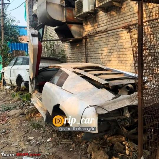 More images: Ex-Bachchan's wrecked Lamborghini Murcielago 