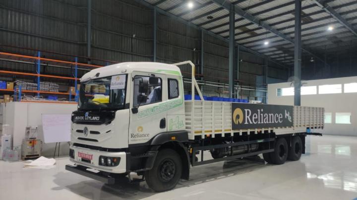 Ashok Leyland & Reliance unveil India’s first hydrogen-ICE truck 