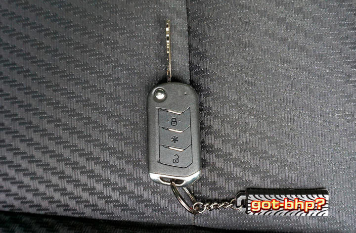 Types of batteries used in a car key fob & how long do they last 