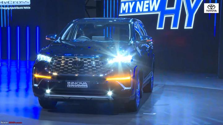 Toyota Innova Hycross unveiled in India; bookings open 