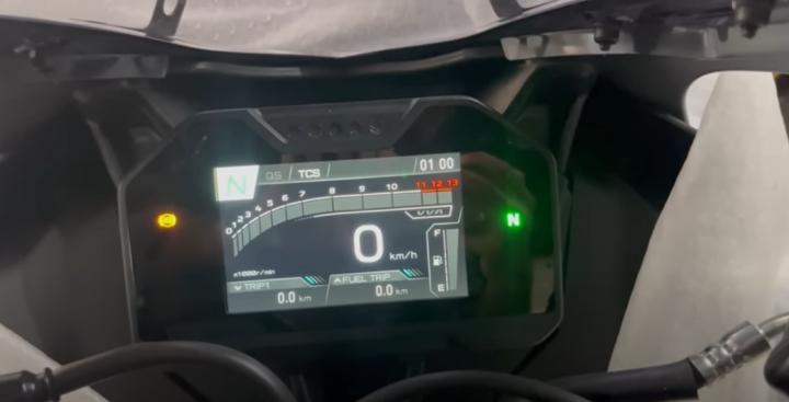 2023 Yamaha R15 leaked; gets colour TFT instrument console 