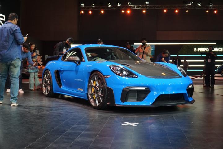 Porsche 718 Cayman GT4 RS debuts in India 