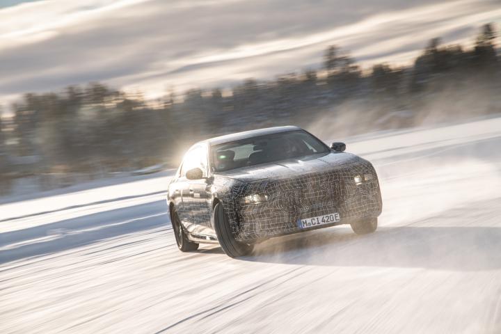 2022 BMW i7 electric sedan winter test images revealed 