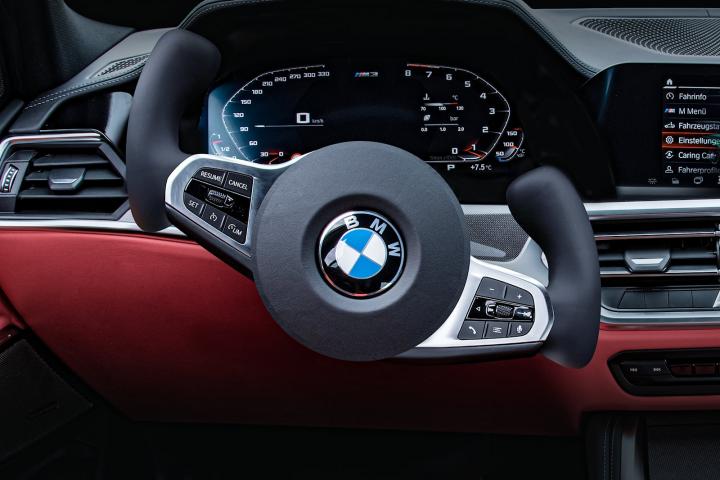 BMW patents new yoke-like steering wheel 