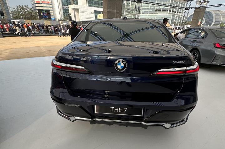 An enthusiast checks out the new G70 BMW 7-Series & shares his thoughts 