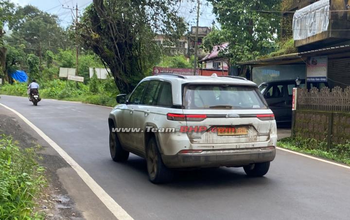 2022 Jeep Grand Cherokee caught testing in India 