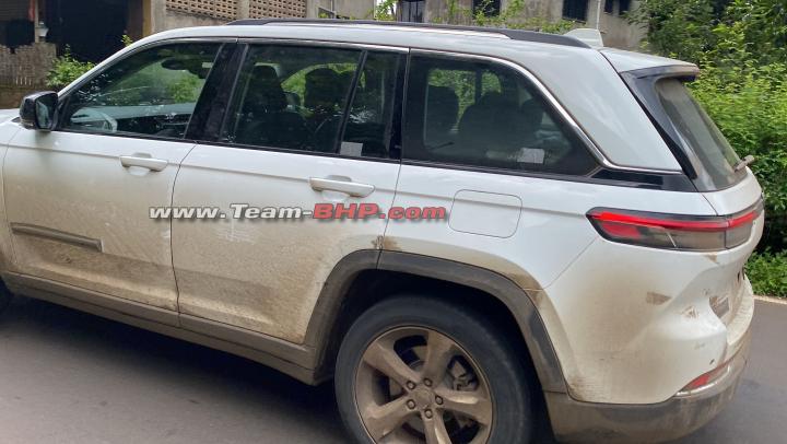 2022 Jeep Grand Cherokee caught testing in India 