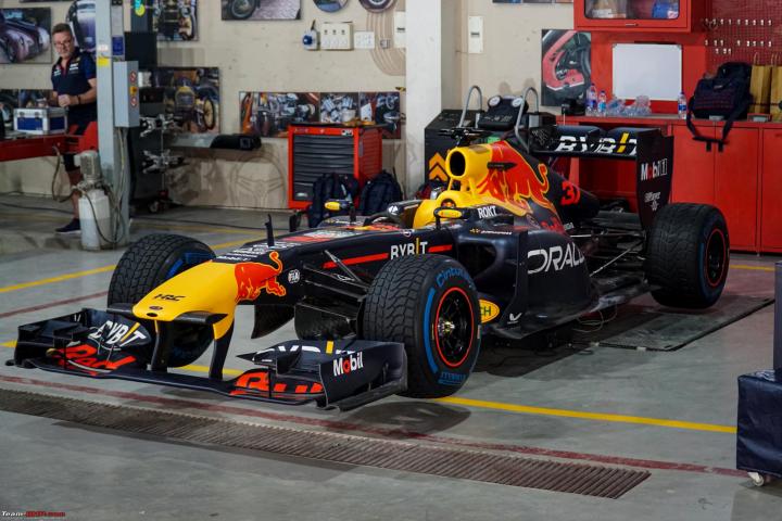 A close look at the RB7 F1 car from Red Bull's show-run in Mumbai 