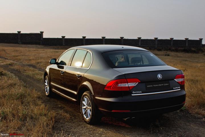 Skoda Superb facelift launched in India from Rs. 18.87 lakh 