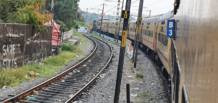 A railway enthusiast reviews the Kachiguda KCG - Chengalpattu Express 