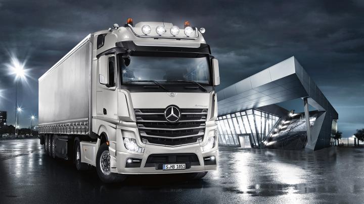 Daimler to be renamed Mercedes-Benz; split truck & car units 