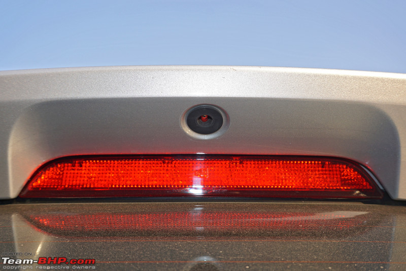 RED Arrow High Mount Brake Indicators Light Suck On Rear Windshield window Glass