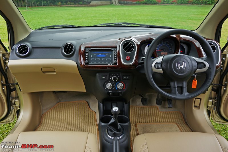  Interior  Honda  Mobilio  2014 