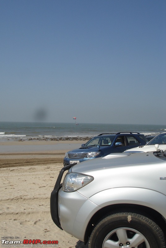 Life's a Beach...Damn, it's those Fortuners again!-dsc03472.jpg