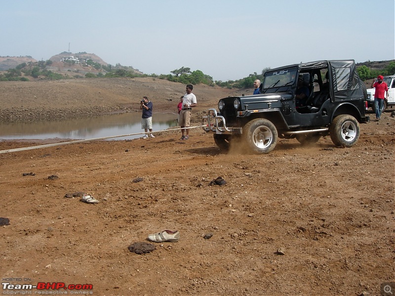 4 (+1) Mumbai offroaders on a Sunday outing-gto-pulling.jpg