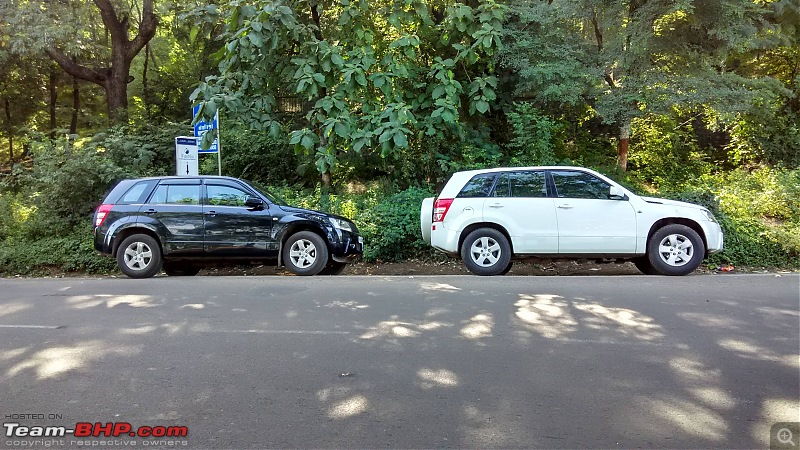 2 Grand Vitaras go offroading - At Panshet Lake-black-whitecompressed.jpg