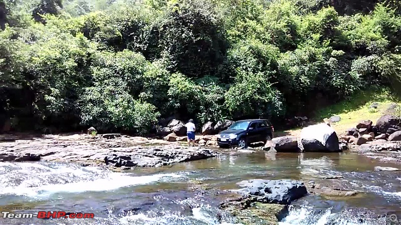 2 Grand Vitaras go offroading - At Panshet Lake-013a-dipping-its-toes.jpg