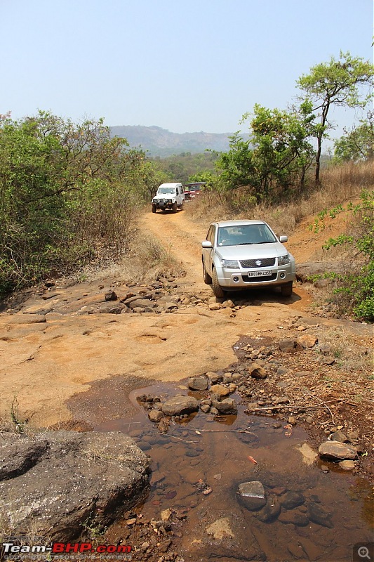 2 Grand Vitaras go offroading - At Panshet Lake-img_4725.jpg