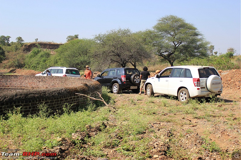 A Mercedes GL, 2 Grand Vitaras, a Sugarcane farm and a tow cable-004-well.jpg