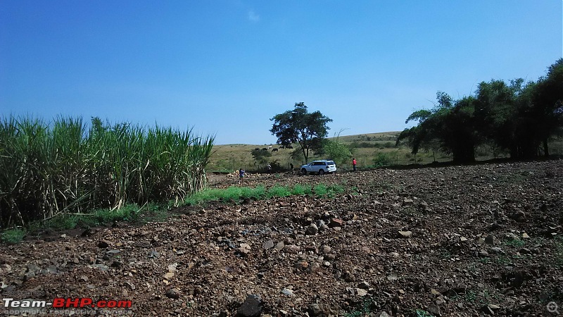 A Mercedes GL, 2 Grand Vitaras, a Sugarcane farm and a tow cable-020a-gl-exiting-field-easy-ramp_compressed.jpg