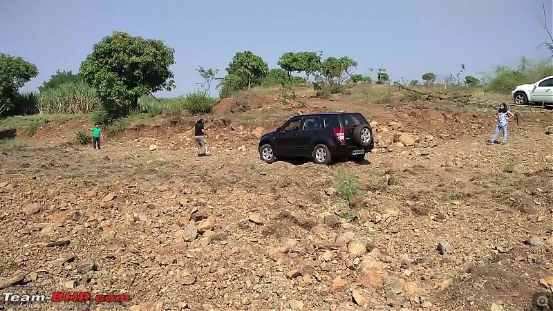 A Mercedes GL, 2 Grand Vitaras, a Sugarcane farm and a tow cable-052-bumpy-path-dif-exit.jpg