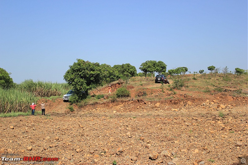 A Mercedes GL, 2 Grand Vitaras, a Sugarcane farm and a tow cable-059-gl-coming-down-tricky-exit.jpg