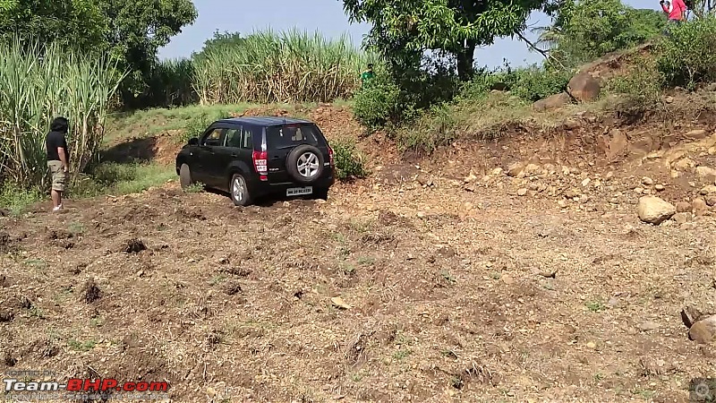 A Mercedes GL, 2 Grand Vitaras, a Sugarcane farm and a tow cable-054a-turning-into-difficult-exit.jpg