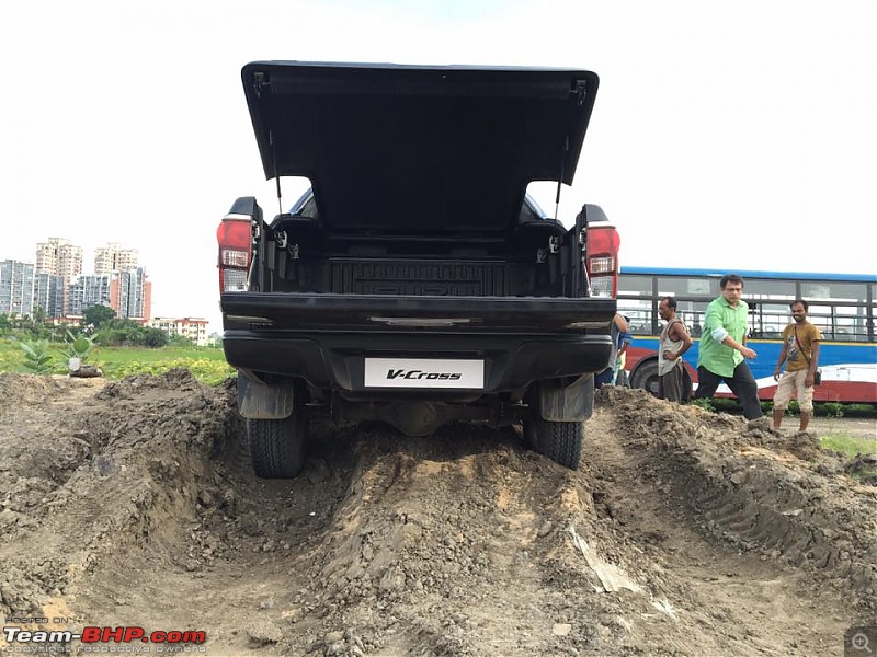 Off-roading with the Isuzu D-Max V-Cross 4x4-14199640_1118388781549562_3862180279899799108_n.jpg