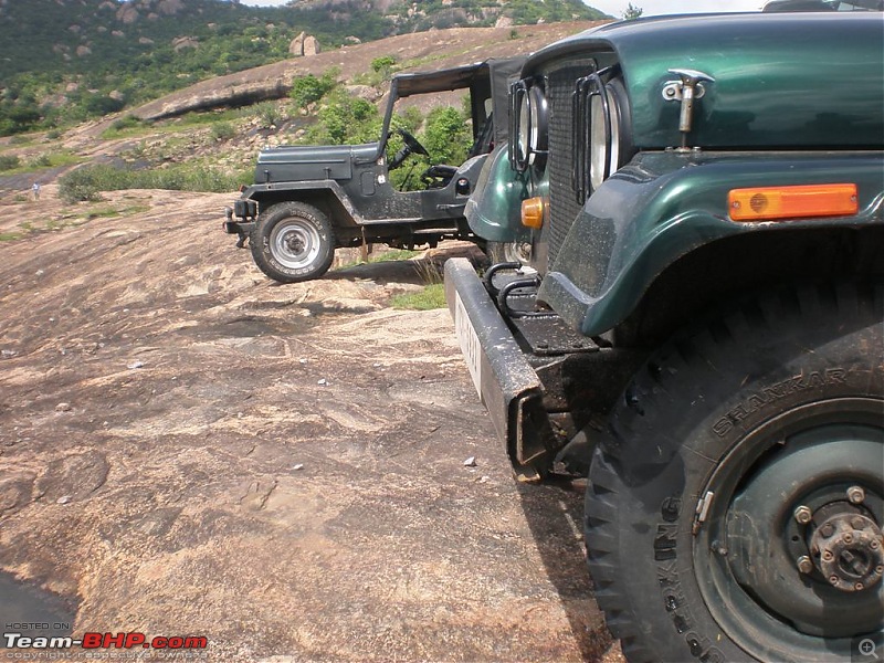 Of Jeep's, Gypsy, Landy and a L&T Komatsu - OTR/Recee (Off Kanakpura) - 11Jul2010-parking-cj-wolf.jpg