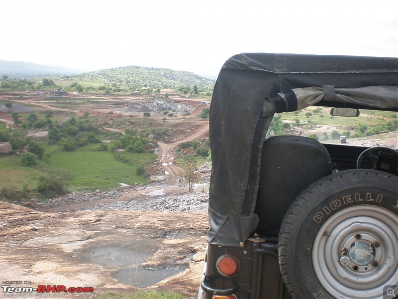 Of Jeep's, Gypsy, Landy and a L&T Komatsu - OTR/Recee (Off Kanakpura) - 11Jul2010-quarry.jpg