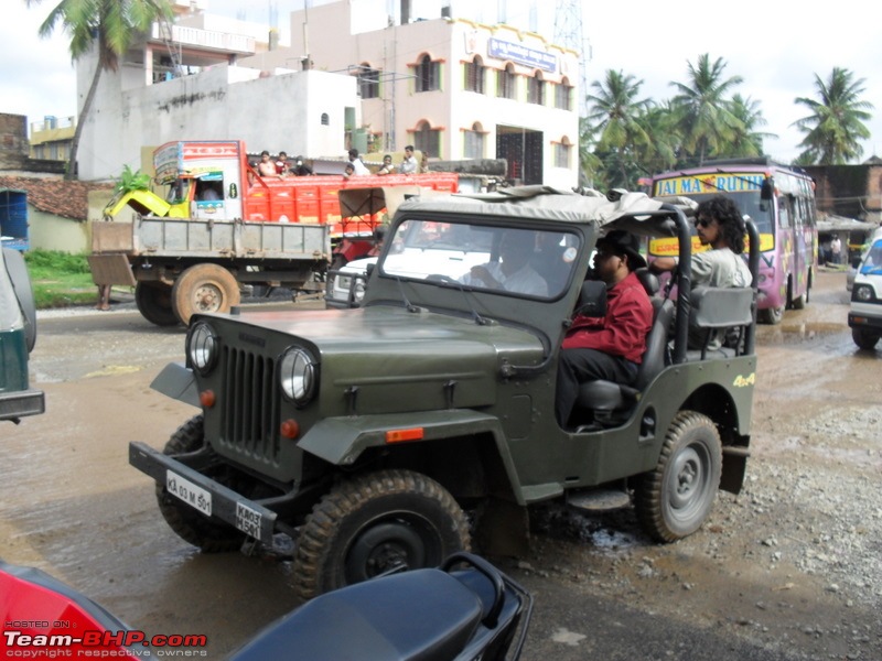 Of Jeep's, Gypsy, Landy and a L&T Komatsu - OTR/Recee (Off Kanakpura) - 11Jul2010-004.jpg