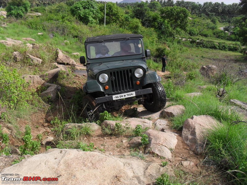 Of Jeep's, Gypsy, Landy and a L&T Komatsu - OTR/Recee (Off Kanakpura) - 11Jul2010-006.jpg