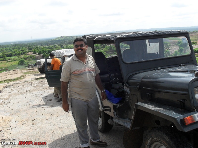 Of Jeep's, Gypsy, Landy and a L&T Komatsu - OTR/Recee (Off Kanakpura) - 11Jul2010-012.jpg