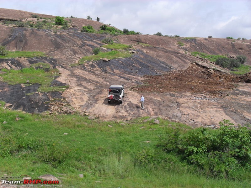 Of Jeep's, Gypsy, Landy and a L&T Komatsu - OTR/Recee (Off Kanakpura) - 11Jul2010-015.jpg